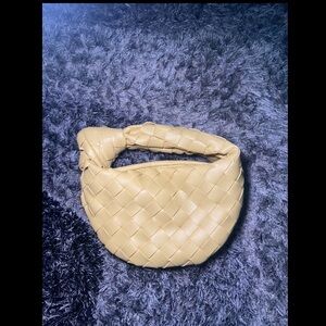 Woven Faux Leather Knotted Hobo Bag in Beige & Zippered Shoulder Hamdbag